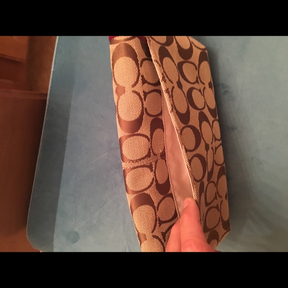 ⭐️Vintage coach wristlet - Picture 5 of 8